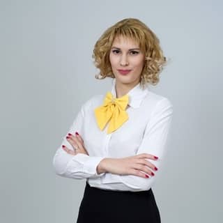 laptop-notebook-work-hand-suit-people-1278242-pxhere.com_ (1)